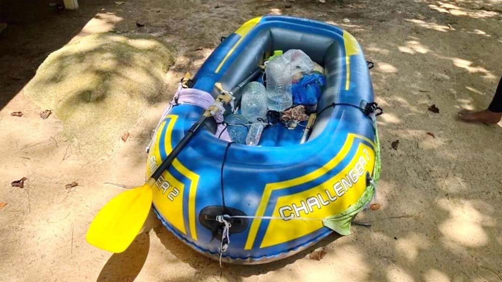 দু’হাজার কিলোমিটারের যাত্রাপথ পাড়ি দেওয়ার জন্য র‌্যাফটিং করার একটি ভেলায় নিজেকে ভাসিয়েছিলেন হো। সঙ্গে ছিল না কোনও মানচিত্র বা জিপিএস। এমনকি, জলপথে দিকনির্ধারক কম্পাসও সঙ্গে নেননি তিনি।