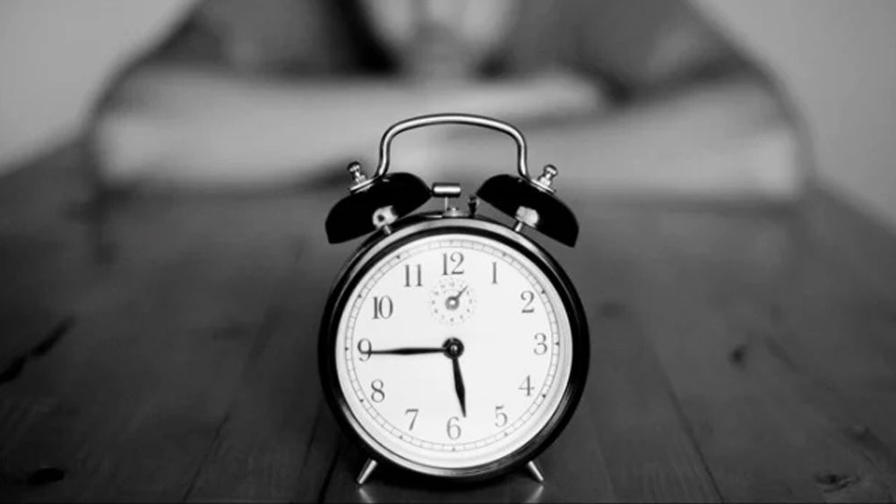 তাইল্যান্ডের মেরিটাইম এনফোর্সমেন্ট কমান্ড সেন্টারের আধিকারিক পিচেট সংট্যান সংবাদমাধ্যমে বলেন, ‘‘হোয়ের বিষয়ে আমরা ভিয়েতনাম এবং ভারত, দু’দেশের দূতাবাসেই যোগাযোগ করেছি। তবে এখনও পর্যন্ত কোনও উত্তর আসেনি।’’ ফলে আপাতত স্ত্রীকে চাক্ষুষ করার জন্য আরও কিছুকাল অপেক্ষা করতে হবে হোকে!