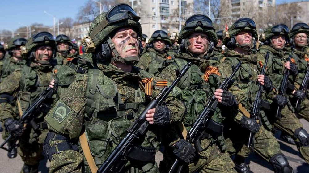 ইউক্রেনের বিরুদ্ধে যুদ্ধেও রাশিয়ার হয়েই নেমেছিলেন ইরিনা। বিপক্ষের সেনা নাগরিকদের অনেকেই মারা গিয়েছেন তাঁর বন্দুকের গুলিতে। প্রাণ গিয়েছে বহু সাধারণ নাগরিকেরও। ইরিনাকে বন্দি করার পর তাই ইউক্রেনের রাজধানী কিভের সেনাপ্রহরীরা জানিয়ে দিয়েছেন, কিভের শান্তি বিঘ্নিত করবে যারা, ধরা পড়লে পাল্টা প্রত্যাঘাতের জন্যও তাদের প্রস্তুত থাকতে হবে।