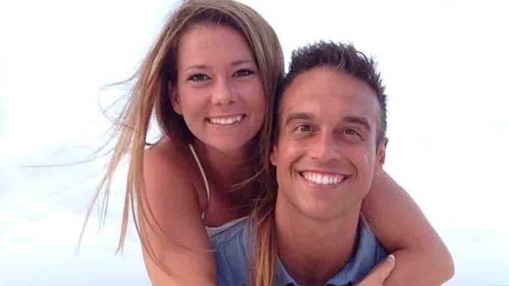 হোপের সঙ্গে আলাপ ঘনিষ্ঠতায় গড়াতে বেশি সময় লাগেনি। তবে তখনও জশুয়ার পুরনো পেশা সম্পর্কে কিছু জানতেন না হোপ। এক বার দু’জনে দৌড়তে গিয়েছিলেন। সে সময়ই জশুয়া স্থির করেন, হোপকে তাঁর পুরনো পেশার কথা খুলে বলবেন।