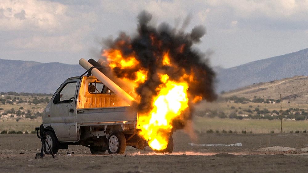 সুইচব্লেড ৩০০-র ওজন প্রায় পাঁচ পাউন্ড (প্রায় আড়াই কিলোগ্রাম)। অপেক্ষাকৃত হালকা ড্রোনটি টানা ১৫ মিনিট পর্যন্ত উড়ে যেতে পারে। যাতে একটি পিঠের ব্যাগের মধ্যে বহন করা যায়, তা মাথায় রেখেই এই ড্রোন তৈরি করা হয়েছে।