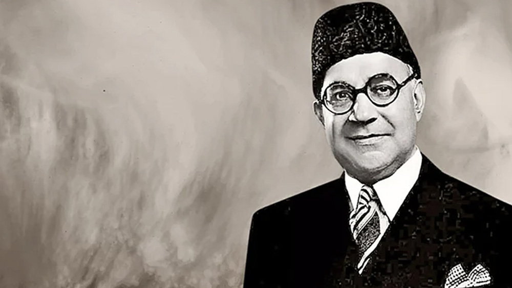 স্বাধীন পাকিস্তানের প্রথম প্রধানমন্ত্রী হন লিয়াকত আলি খান। ১৯৪৭ সালের ১৪ অগস্ট অর্থাৎ পাকিস্তানের স্বাধীনতার দিন তিনি প্রধানমন্ত্রীর দায়িত্বভার নেন। কিন্তু ১৯৫১ সালের ১৬ অক্টোবর এক জনসভায় বক্তৃতা দেওয়ার সময় আততায়ীর গুলিতে প্রাণ হারান তিনি। মোট চার বছর ৬৩ দিন তিনি ক্ষমতায় ছিলেন।