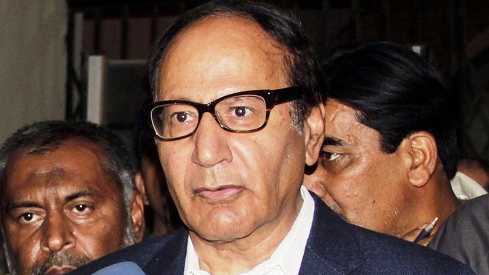 ষষ্ঠদশ পাক প্রধানমন্ত্রী হন চৌধরি সুজাত হোসেন। তাঁর শাসনের সময়কাল ছিল মাত্র ৫৭ দিন। এর পর তিনি নিজেই শওকত আজিজকে নিজের পদ ছেড়ে দেন।