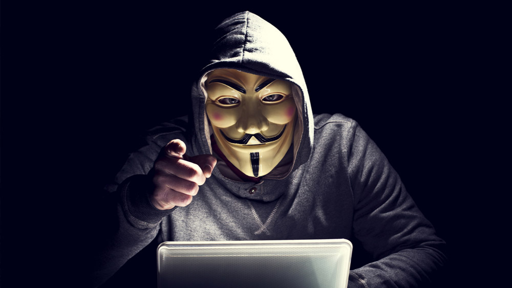 আমেরিকার দাবি, কন্টির মদতদাতাদের মধ্যে রয়েছে ভ্লাদিমির পুতিন সরকার। ওয়াশিংটনের বিরুদ্ধে কৌশলগত সুবিধা নেওয়ার জন্যই এ পদক্ষেপ ক্রেমলিনের। যদি সে দাবি বরাবরই অগ্রাহ্য করেছে রাশিয়া। তবে ইউক্রেনের বিরুদ্ধে যুদ্ধ ঘোষণার পরের দিনই রাশিয়াকে নিজেদের সমর্থনের কথা জানিয়ে বিবৃতি প্রকাশ করেছিল কন্টি। এর পরই কন্টির বিরুদ্ধে অন্তর্ঘাতী হামলার সিদ্ধান্ত নেন বলে দাবি ওই ইউক্রেনীয় সাইবার বিশেষজ্ঞের।