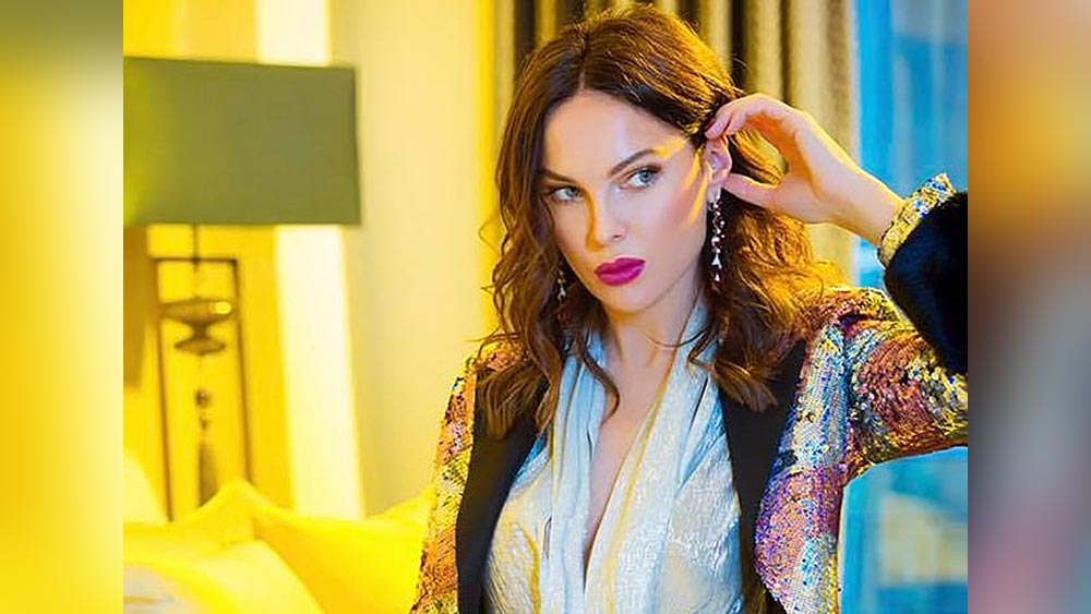 সদ্যোজাত মেয়ের সঙ্গে এক বারের জন্যও দেখা হয়নি। সারোগেট মায়ের গর্ভে থাকাকালীন কন্যাসন্তানের একটি ত্রিমাত্রিক স্ক্যানের ছবিই সম্বল। তাকে আঁকড়েই দিন কাটছে। ব্রিটেনের সংবাদমাধ্যমে এমনই দাবি করেছেন রাশিয়ার ধনকুবেরের স্ত্রী হানা ভলকোভা। তাঁর দাবি, শিশুকন্যাকে অপহরণ করে মস্কোয় লুকিয়ে রেখেছেন তাঁরই স্বামী কিরিল শামালভ।