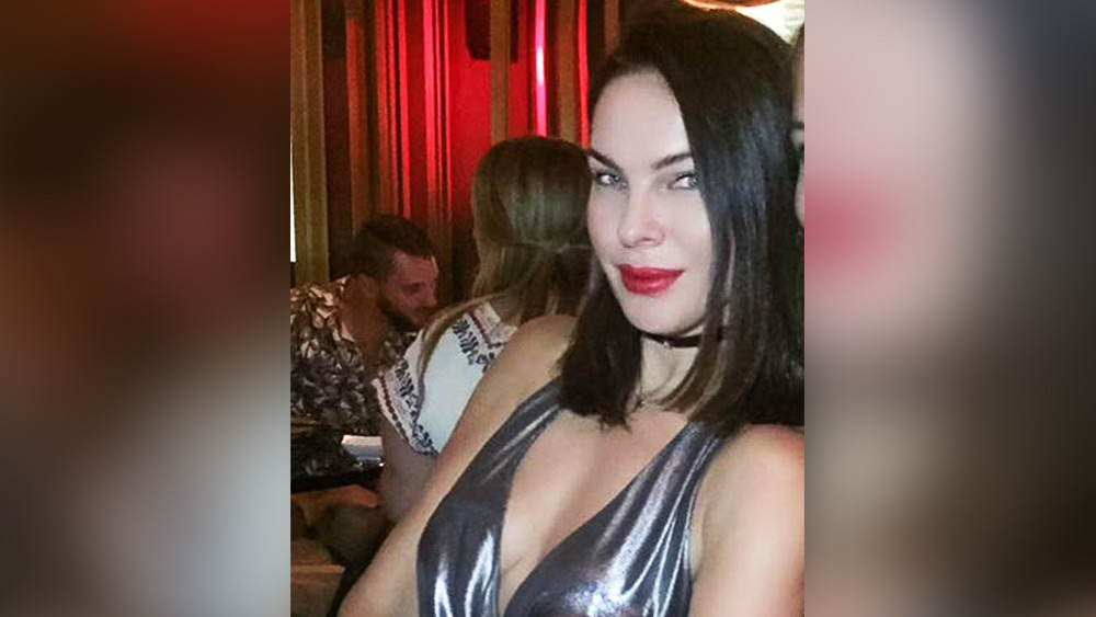 বিয়ের আগে কিরিলের সঙ্গে হানার আর্থিক চুক্তিতে বলা হয়েছিল, বিবাহবিচ্ছেদ হলে সাড়ে ৪ কোটি পাউন্ড পাবেন হানা। ভারতীয় মুদ্রায় যার আর্থিক মূল্য প্রায় সাড়ে চারশো কোটি টাকা। তবে সন্তানের জন্য এই বিপুল অর্থও ছেড়ে দিতে রাজি বলে দাবি হানার।