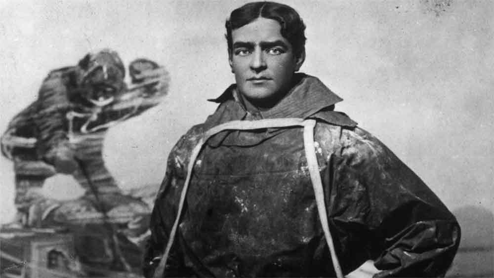 গত বছরের ফেব্রুয়ারিতে স্যর শেকেলটনের জাহাজটির খোঁজে রওনা দিয়েছিল ‘এনডিওরেন্স ২২’। দক্ষিণ আফ্রিকার কেপ টাউন থেকে যাত্রা শুরু হয়েছিল ওই অভিযাত্রী দলের। ঘটনাচক্রে, জানুয়ারিতেই স্যর শেকেলটনের মৃত্যুর শতবার্ষিকী পালিত হয়ে গিয়েছে।