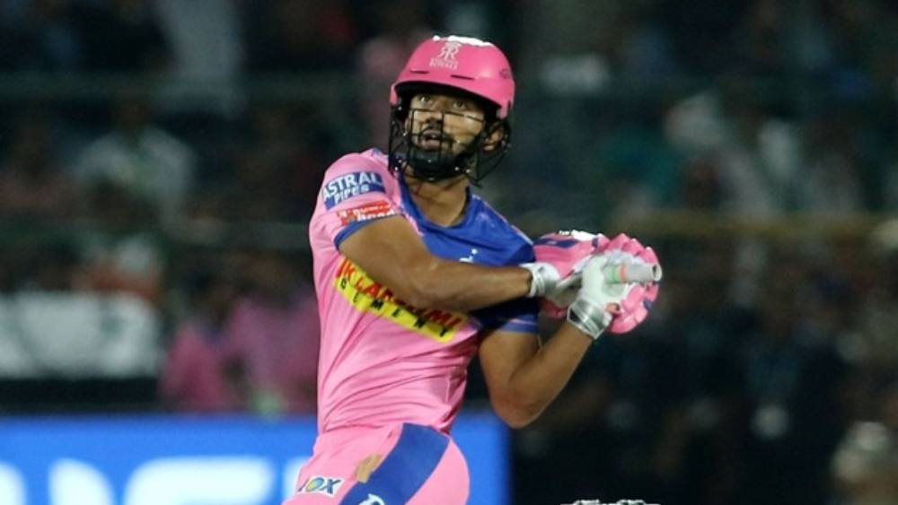 রাহুল ত্রিপাঠি: কলকাতার হয়ে গত মরসুমে বেশ কয়েকটি ম্যাচ জেতানো ইনিংস খেলেছিলেন। ফলে এ বার তাঁকে সাড়ে ৮ কোটি টাকায় কিনেছে সানরাইজার্স হায়দরাবাদ। তবে প্রথম ম্যাচে রাজস্থানের বিরুদ্ধে শূন্য রানে আউট হন ত্রিপাঠি।