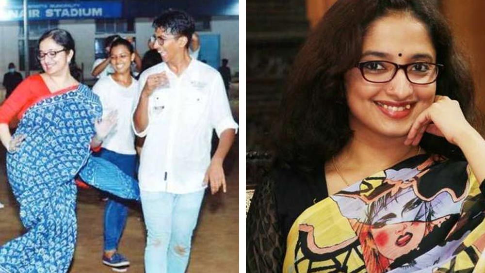 ভিডিয়োর সঙ্গে অজিন লিখেছেন, ‘পড়ুয়াদের সঙ্গে নাচের ছন্দে মেতে জেলাশাসক! জেলা স্টেডিয়ামে কলেজ পড়ুয়াদের ফ্ল্যাশ মব-এ নাচছেন পতনমতিত্তার জেলাশাসক তথা আইএএস আধিকারিক দিব্যা এস আয়ার।’