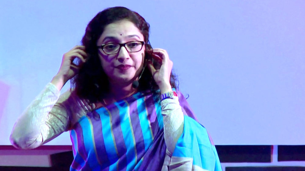 কর্মক্ষেত্রে তাঁর দক্ষতাও ঊর্ধ্বতন কর্তৃপক্ষের দৃষ্টি আকর্ষণ করেছিল। ২০১৮ সালে তিরুঅনন্তপুরমের স্থানীয় দফতরের ডেপুটি সেক্রেটারি পদে উন্নীত হন দিব্যা। এর পর ১০০ দিনের কাজে তাঁর তোড়জোড় নজরে এসেছিল স্থানীয়দের।