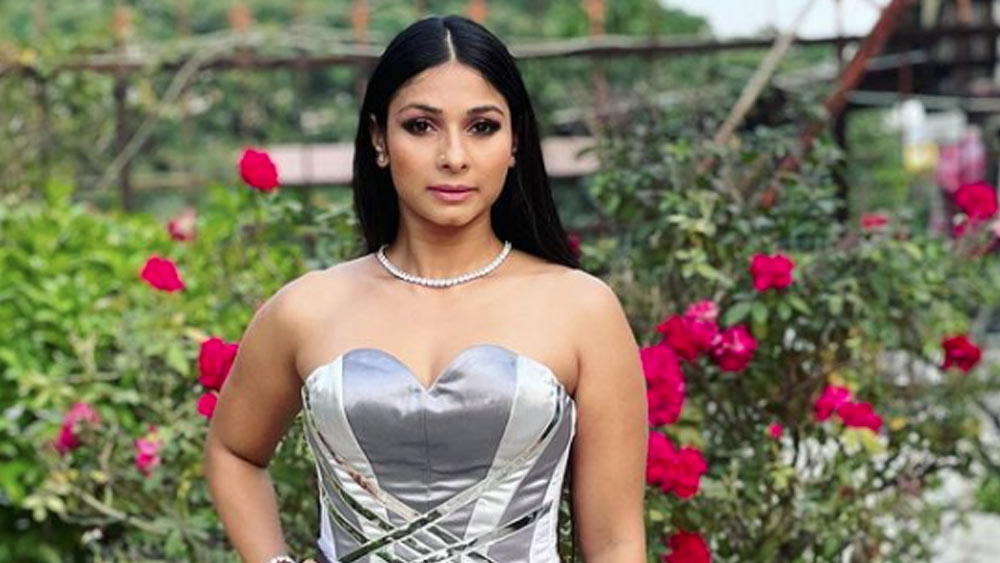 বলিউড অভিনেত্রী কাজলের বোন তানিশা মুখোপাধ্যায় ডিম্বাণু সংরক্ষণ করেছেন ৩৯ বছর বয়সে।  তানিশা নিজেও  একজন অভিনেত্রী। বেশ কিছু সিনেমায় অভিনয় করেছেন। বিগ বসের সপ্তম মরসুমের প্রতিযোগীও ছিলেন তিনি।