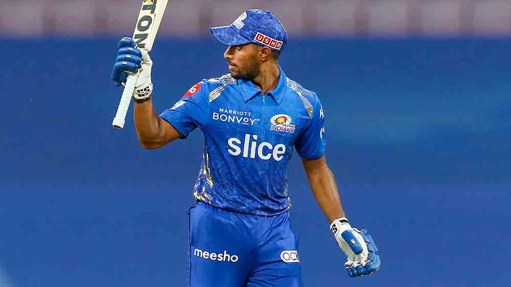 দ্বিতীয় ম্যাচে আবারও চমক তিলকের! বিপক্ষের বাঘা বাঘা বোলারদের বিরুদ্ধে দেদার ব্যাট হাঁকিয়ে দলকে প্রায় জয়ের দোরগোড়ায় নিয়ে গিয়েছিলেন। রাজস্থান রয়্যালসের বিরুদ্ধে ৩৩ বলে ৬১ রান হাঁকিয়েছিলেন তিলক। তাতে ছিল ৫টি ছয় এবং ৩টি চার।