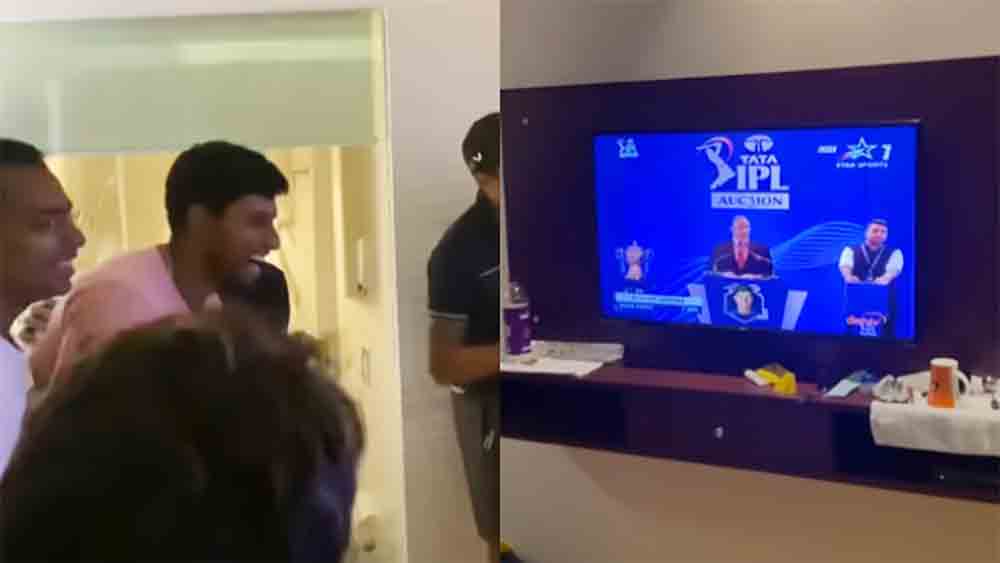 আইপিএলের নিলামে তিলকের মূল্য ছিল ২০ লক্ষ টাকা। তবে তাঁকে ১.৭ কোটি টাকায় কিনে নেন মুম্বই কর্তারা। আইপিএলের পাঁচ বারের চ্যাম্পিয়ন দল এক জন আনকোরা ব্যাটারের জন্য এত অর্থ কেন ঢেলেছেন? সংবাদমাধ্যমে মুম্বইয়ের কোচ মাহেলা জয়বর্ধনে এবং ক্রিকেট ডিরেক্টর জাহির খান জানিয়েছেন, তিলকের উপর বছর দুয়েক নজর ছিল তাঁদের।