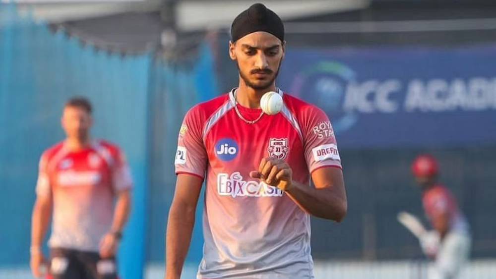 অর্শদীপের প্রধান শক্তি তাঁর বোলিং বৈচিত্র। গতির হেরফের করতে পারেন। ভাল অফ কাটার করতে পারেন। বিশেষ করে ডেথ ওভারে অর্শদীপ পঞ্জাবের সেরা অস্ত্র।