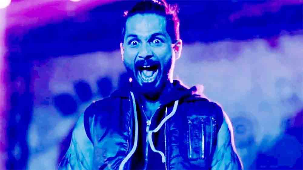 অনেকে বলেন, ‘উড়তা পঞ্জাবে’র আগে শাহিদের এমন রূপ পর্দায় দেখা যায়নি। মাদকাসক্ত এক পঞ্জাবি র‌্যাপ তারকার ভূমিকায় নিজেকে ডুবিয়ে দিয়েছিলেন শাহিদ। চুলের ছাঁট থেকে শুরু করে শরীরী ভাষা— সবেতেই নিজেকে অন্য ছাঁচে ঢেলে ফেলেছিলেন।