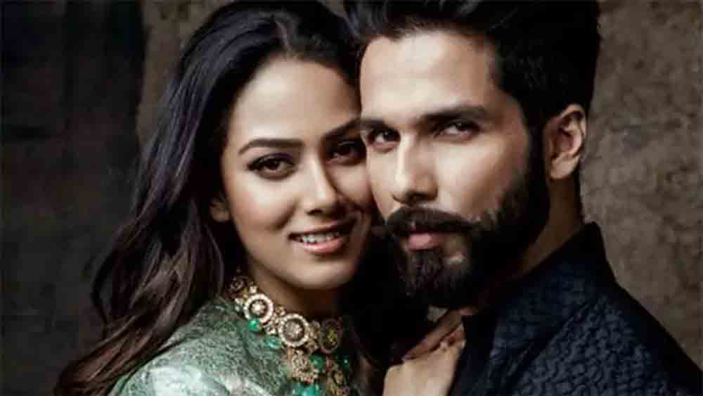 শাহিদ বলেন, ‘‘আমি খুব একটা রাগী মানুষ নই। তবে একটা মজার ঘটনা বলি। মুক্তির আগে ‘উড়তা পঞ্জাব’ দেখাতে নিয়ে গিয়েছিলাম মীরাকে। যাওয়ার আগে মীরাকে জিজ্ঞাসা করেছিলাম, ‘তুমি আসতে চাও?’ তাতে রাজি হয়ে গিয়েছিল মীরা।’’