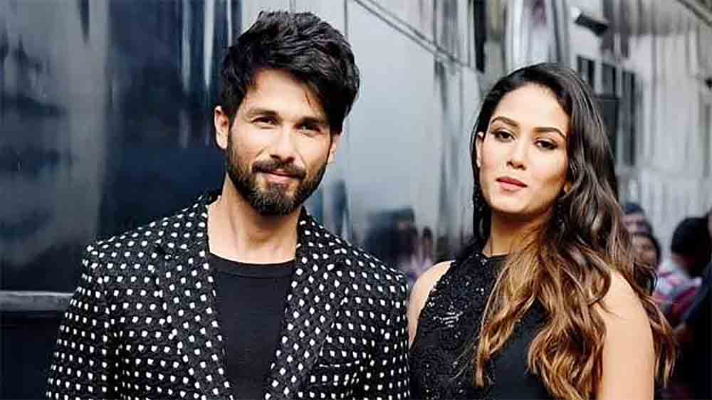 পর্দায় টমিরূপী শাহিদকে দেখে মীরা নাকি এতটাই চমকে গিয়েছিলেন যে বলে উঠেছিলেন, ‘‘তুমি ওই লোকটার মতো? এমন ধরনের হলে আমি তোমার সঙ্গে থাকতে চাই না।’’