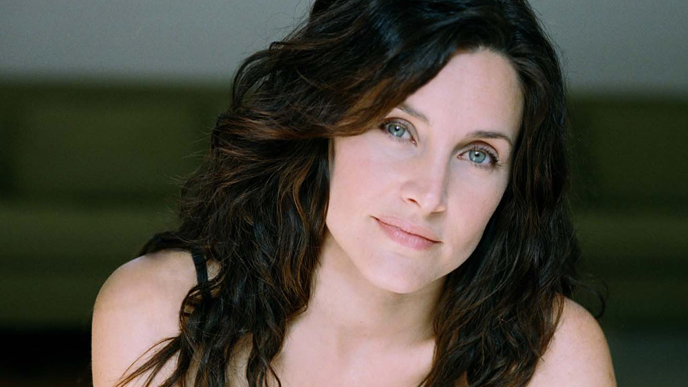 ‘লগান’-এ ইংরেজদের বিরুদ্ধে ক্রিকেট ম্যাচ খেলেছিল এক কৃষিনির্ভর গ্রামের গ্রামবাসীদের ক্রিকেট টিম।