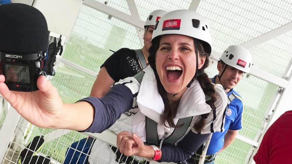 রেচেল ক্যামেরার সামনে থাকা বন্ধ করে দিয়েছেন বহু দিন হল। তিনি এখন ‘পডডিভা’ নামে একটি পডকাস্ট চালান। যা কি না অনেকটা রেডিও সম্প্রচারের মতো।