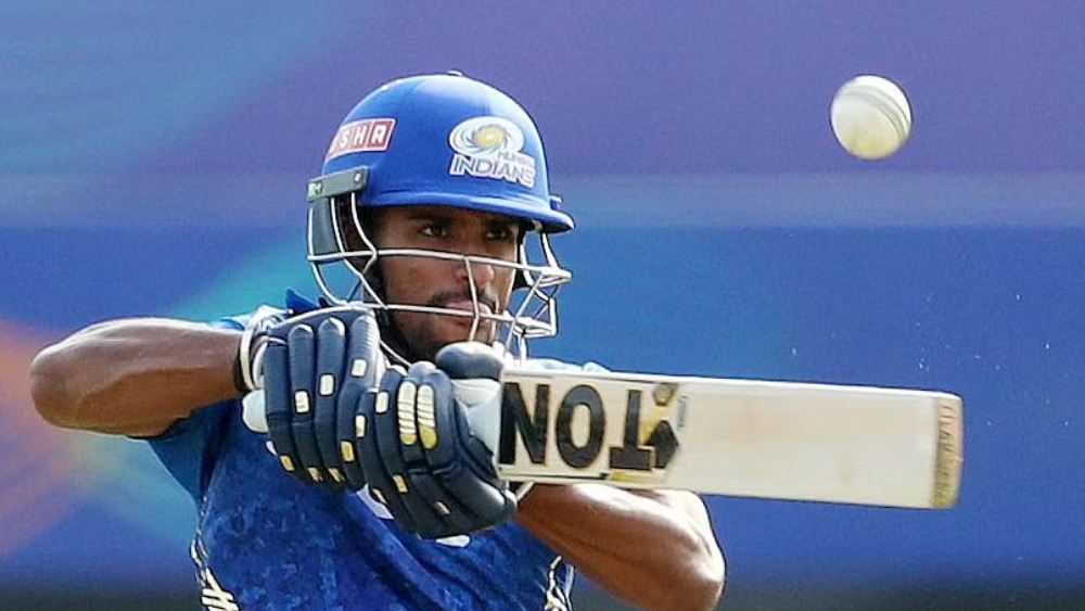 প্রতিভা তুলে আনার ব্যাপারে খ্যাতি রয়েছে মুম্বইয়ের। যশপ্রীত বুমরা, ঈশান কিশন, হার্দিক পাণ্ড্যর মতো ক্রিকেটারদের তুলে এনেছে তাঁরা। সেই তালিকায় এ বার হয়তো যোগ হতে চলেছেন তিলক বর্মাও।