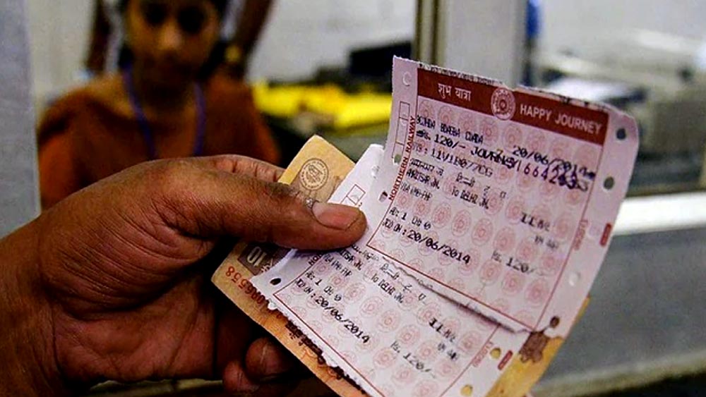 ওই এক বছরে মোট ২৩৭ দিন কাজ করেছিলেন শশী। পিএনবিই-৪ স্কোয়াডে টিকিট পরীক্ষক হিসেবে বিনা টিকিটে ভ্রমণ করা মোট ১১ হাজার ২৬৭ জন যাত্রীকে ধরেছেন তিনি।  