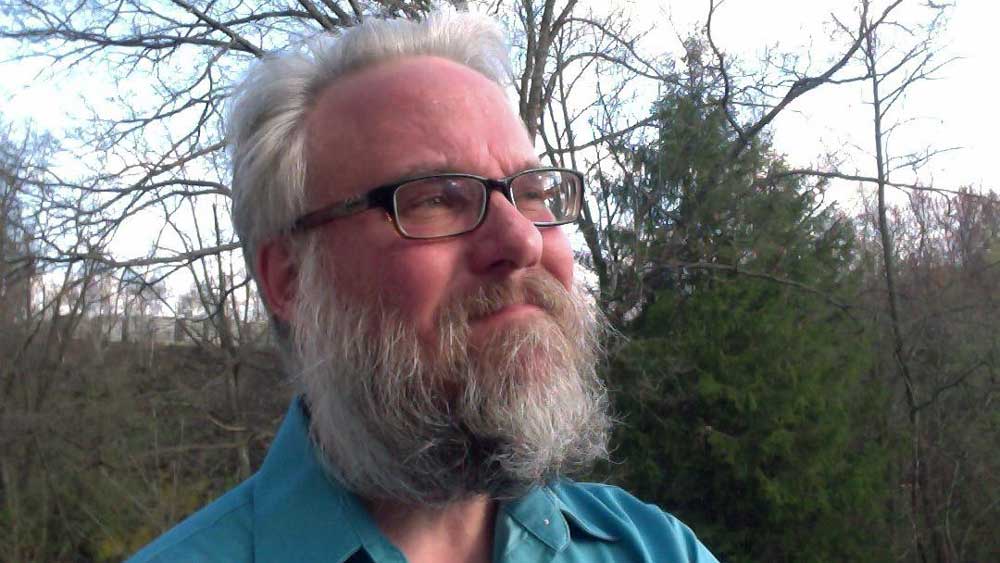 যদিও, ভাষাতত্ত্ব বিশেষজ্ঞ এবং ল্যাটিন ও আরবি শিক্ষক কিথ ম্যাসি বিশ্বাস করেন যে তিনি এই অমীমাংসিত ধাঁধার একটি যথাযথ উত্তর খুঁজে পেয়েছেন। 