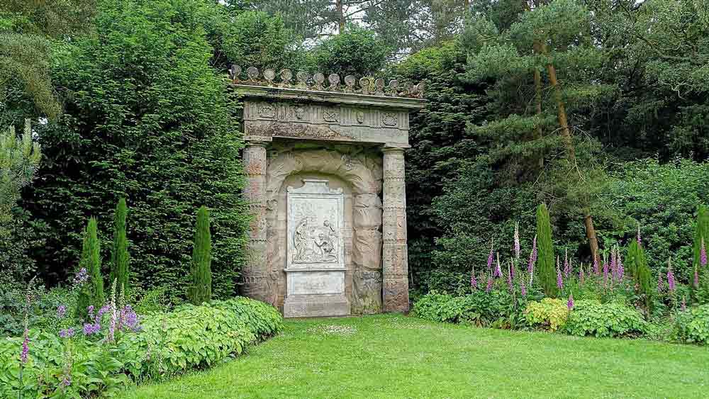 আমেরিকার জাতীয় সুরক্ষা সংস্থা কিথ ম্যাসিকে এই রহস্যময় লিপির পাঠোদ্ধারের কাজে নিযুক্ত করেছিলেন৷ ম্যাসি তাঁর ল্যাটিন ভাষাজ্ঞানকে কাজে লাগিয়ে দীর্ঘদিনের অমীমাংসিত এই লিপির পাঠোদ্ধার করতে চেষ্টা করেন৷ 