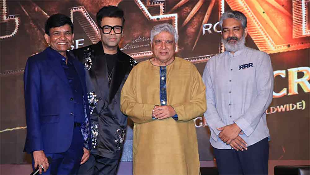 আমির খান বা হুমা কুরেশিদের পাশাপাশি দেখা গিয়েছে জিতেন্দ্র, তুষার কপূর, জনি লিভার, জাভেদ আখতার, রাখি সবন্ত, কর্ণ জোহরের মতো মতো তারকাদের।