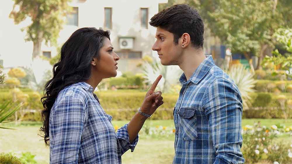 তবে শুধুমাত্র ওই মহিলা এবং তাঁর স্বামীকে কটাক্ষ করে থেমে থাকেননি বিচারপতিরা। তাঁদের আইনজীবীরা যে সততার সঙ্গে নিজেদের কাজ করছেন না, সে কথাও মনে করছে আদালত।