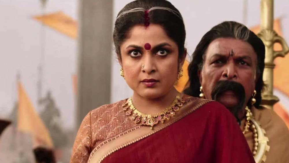 শোনা যায় ‘বাহুবলী’ ছবির শিবগামী চরিত্রটি প্রথমে শ্রীদেবীকেই দিতে চেয়েছিলেন রাজামৌলী। এ ব্যাপারে তিনি সরাসরি প্রস্তাব দেন অভিনেত্রীকে। কিন্তু শ্রীদেবী রাজামৌলীর সেই প্রস্তাব ফিরিয়ে দেন।