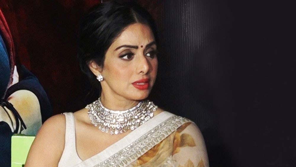 রাজামৌলী জানিয়েছিলেন, শ্রীদেবীর তারকাচিত বদমেজাজের পরিচয় পেয়েছেন তিনি। এমনকী ‘বাহুবলী’ সিনেমার জন্য শ্রীদেবীর চাওয়া পারিশ্রমিক নিয়েও কটাক্ষ করেছিলেন পরিচালক।