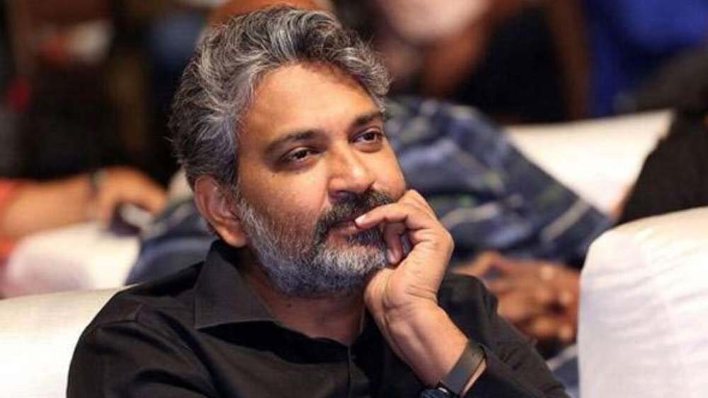 কিছুটা ব্যঙ্গের সুরে পরিচালক এ-কথাও জানিয়েছিলেন যে, ভাগ্যিস উনি ওই প্রস্তাব ফিরিয়ে দিয়েছিলেন, তার জন্য আজও অভিনেত্রীর কাছে তিনি কৃতজ্ঞ।