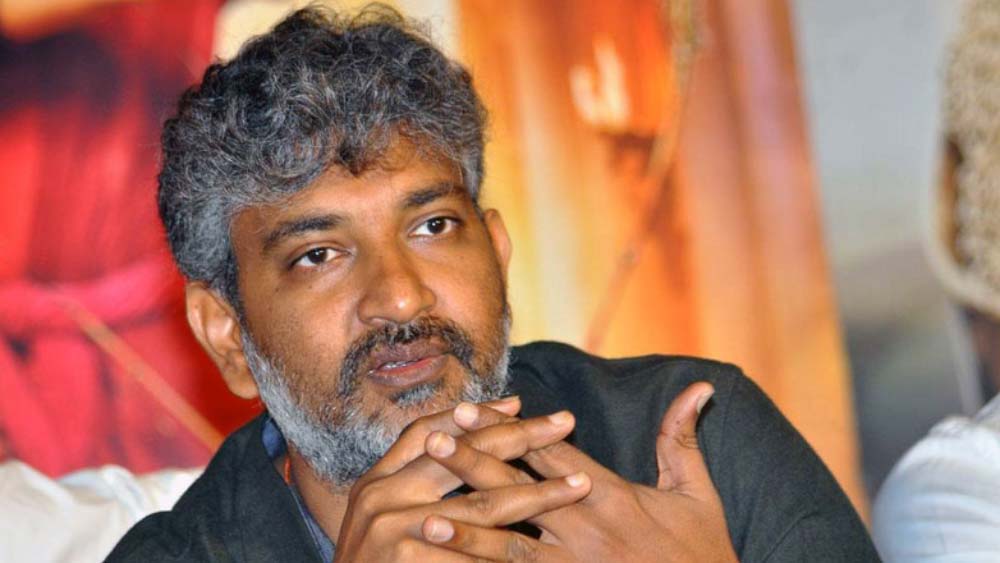 শ্রীদেবীর এই সাক্ষাৎকারের পরই প্রকাশ্যে ক্ষমা চেয়ে নেন রাজামৌলী। তিনি বলেন, তাঁর বক্তব্যের ভুল মানে করা হয়েছে।