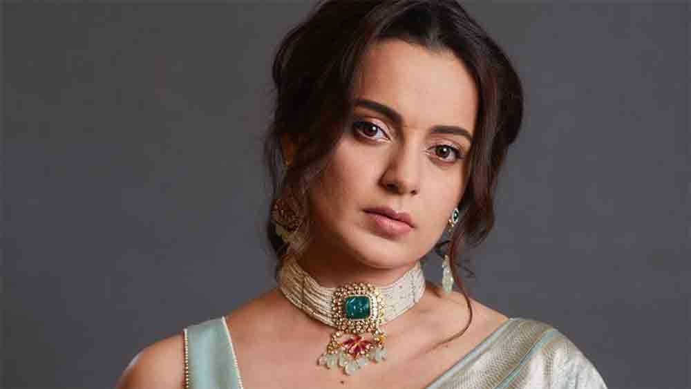 ঠোঁটকাটা বলে তাঁর ‘বদনাম’ কম নয়। সে জন্য বহু বার বিতর্কেও জড়িয়েছেন কঙ্গনা রানাউত। তবে তাঁর ভক্তদের দাবি, ঝামেলায় জড়ালেও সোজা কথা বলতে ছাড়েননি কঙ্গনা।