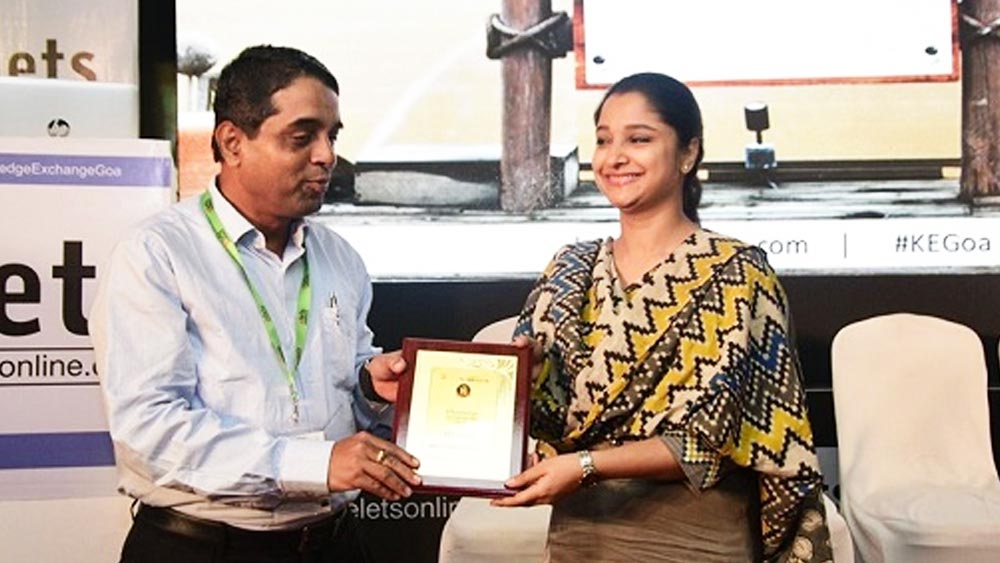 কঠোর পরিশ্রমের কারণেই ২০২১ সালে রুক্মিণী প্রথম বারের চেষ্টাতে সিভিল সার্ভিস পরীক্ষায় সারা ভারতে দ্বিতীয় স্থান অধিকার করেন।