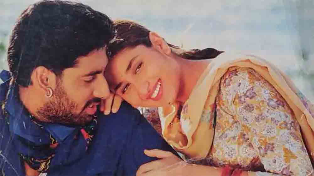 বক্স অফিসে আলোড়ন তুললেও জে পি দত্তর ‘রিফিউজি’ শেষ পর্যন্ত দর্শকদের টানতে পারেনি। সীমান্ত রক্ষায় ভারতীয় সেনাদের জীবনের ঝলক দেখা গিয়েছিল সে ছবিতে। ছিল এক সংখ্যালঘু সম্প্রদায়ের শরণার্থীর কাহিনিও। ২০০০ সালের ‘রিফিউজি’তে অভিষেক বচ্চনের সঙ্গে করিনা কপূরের উপস্থিতি ঘিরে তুমুল প্রত্যাশা তৈরি হয়েছিল। দু’জনেরই সেটি প্রথম ছবি।