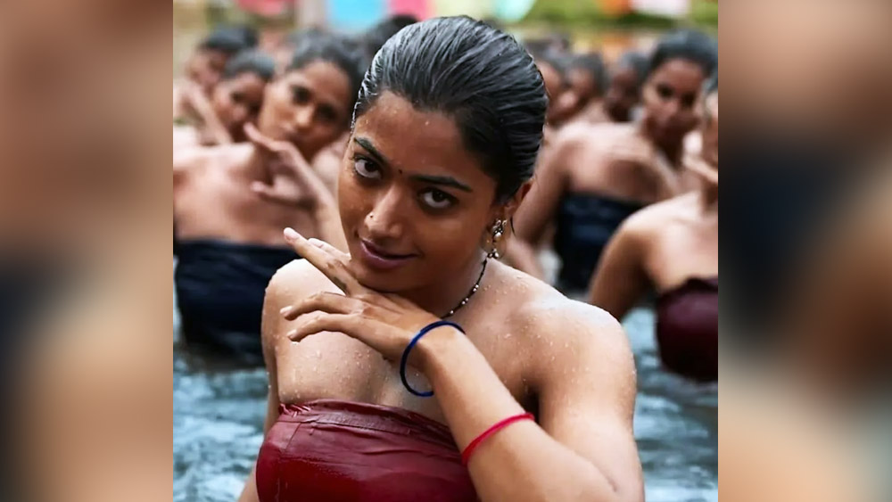 কিন্তু ক্রমাগত এই কটাক্ষ, ঘৃণা, উপহাসের মধ্যেও ভাল থাকার চাবিকাঠি খুঁজে নেওয়া সত্যিই কি সহজ?  