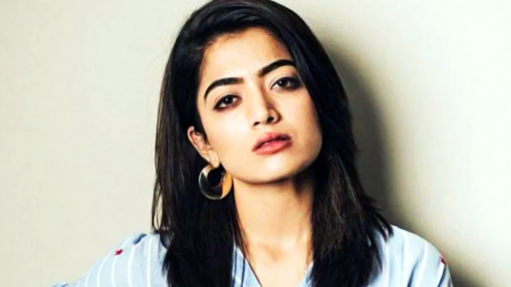 একটি সাক্ষাৎকারে তিনি শরীর নিয়ে কটাক্ষের বিরুদ্ধে সরব হয়েছেন৷ ট্রোলিং কী ভাবে মানসিক স্বাস্থ্যকে বিঘ্নিত করে, তা জানিয়েছেন রশ্মিকা৷ 