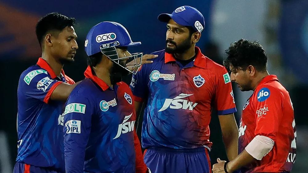 থামল কলকাতার দৌড়, ওয়ার্নার-কুলদীপদের দাপটের সামনে ৪৪ রানে হারলেন শ্রেয়সরা