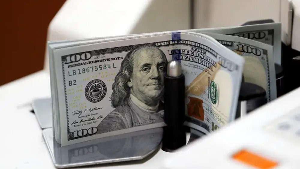 আমেরিকার কলেজ বোর্ডের দেওয়া তথ্য অনুযায়ী, ২০১৯-২০ শিক্ষাবর্ষে ৫৫ শতাংশ স্নাতকরা ঋণের বোঝা নিয়ে স্নাতক হয়েছেন।