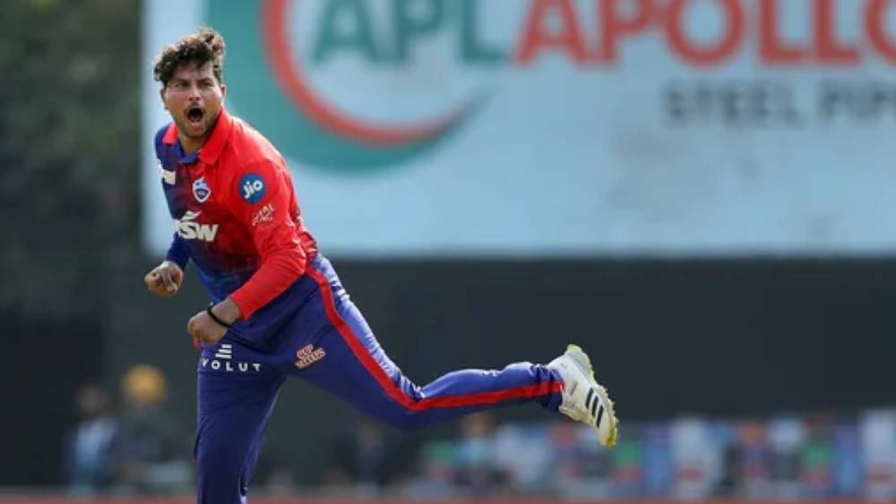 দ্বিতীয় স্থানে জাতীয় দলে বহু দিন ধরে চহালের জুটি হয়ে খেলা কুলদীপ যাদব। দিল্লি ক্যাপিটালসের এই স্পিনার চার ম্যাচে ১০ উইকেট নিয়েছেন। সেরা ৩৫ রান দিয়ে ৪ উইকেট।