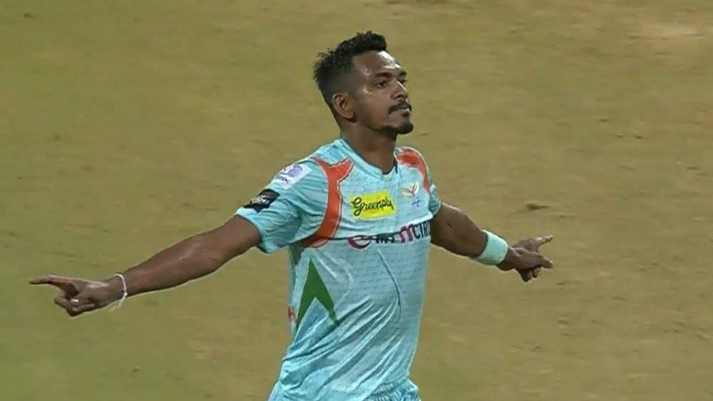 সেই ম্যাচেই লখনউয়ের হয়ে প্রথম উইকেট নেন দুষ্মন্ত চামিরা। শুভমন গিলকে আউট করেন তিনি। ম্যাচে ২ উইকেট নেন চামিরা।