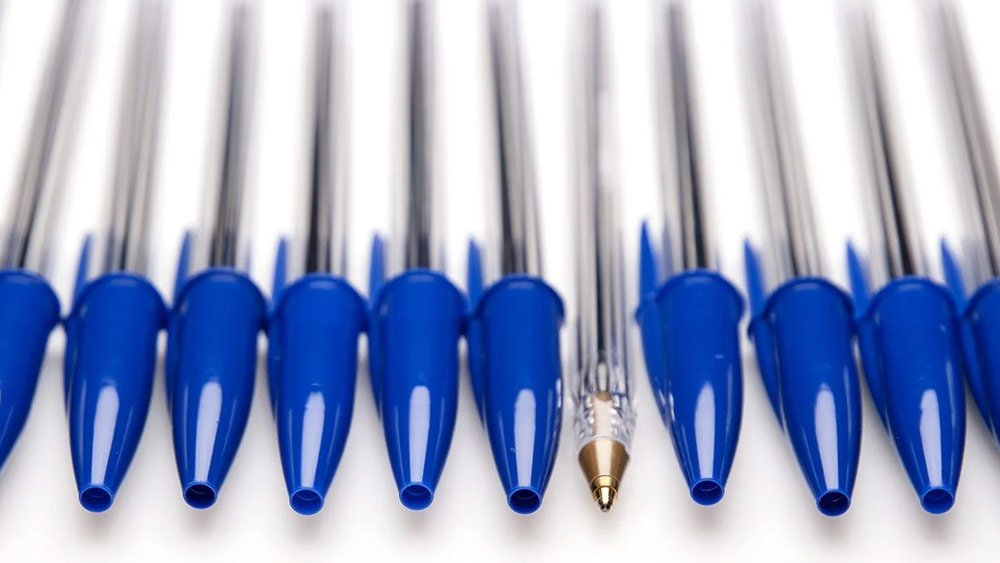 আমরা সকলেই, বিশেষ করে বাচ্চারা লেখার সময় অন্যমনস্ক হয়ে পেনের ঢাকনা মুখে পুরে দেয়। এর ফলে এই ঢাকনা গলায় আটকে যাওয়ার আশঙ্কা থাকে। বেশ কিছু শিশুর মৃত্যুও হয়েছে গলায় পেনের ঢাকনা আটকে যাওয়ার কারণে।