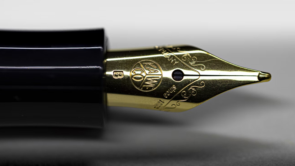 পেন তৈরির আদিকাল থেকে তাই এই ভাবে পেনের ঢাকনা তৈরি করা শুরু করে। তার ছাপ মেলে আধুনিক সংস্থাগুলির পেনেও।