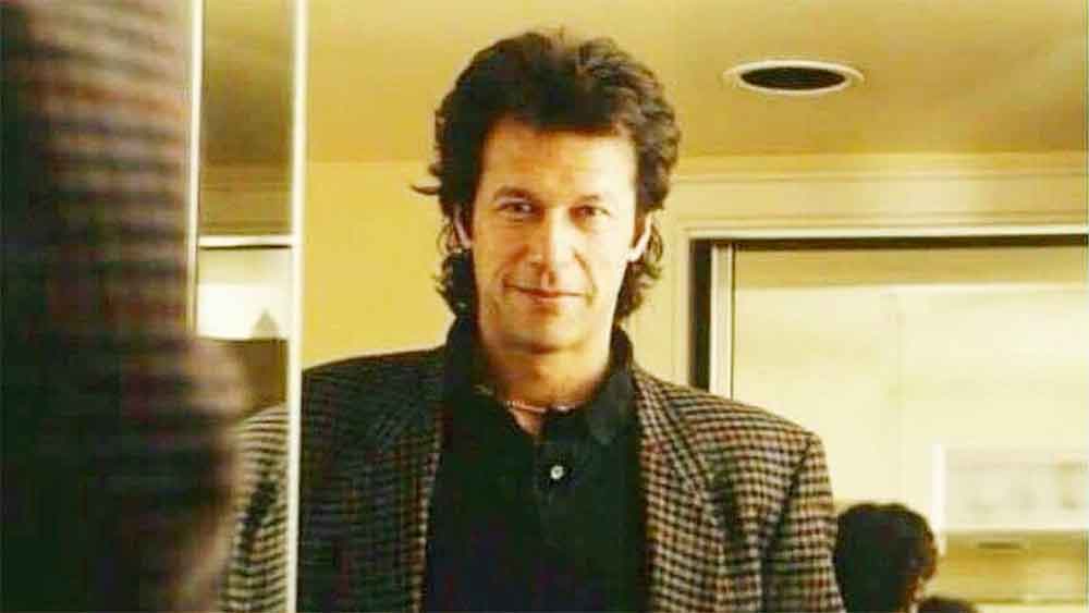 রাজনীতিক ইমরানের ব্যক্তিজীবন নিয়েও কম উৎসাহ নেই তাঁর অনুরাগীদের। আলো পড়েছে অতীত জীবনের একাধিক ‘প্রেমের সম্পর্কে’র উপরেও। তেমনই একটি সম্পর্ক নাকি গড়ে উঠেছিল রেখার সঙ্গে। তা নাকি প্রায় বিয়ে পর্যন্ত গড়িয়েছিল!