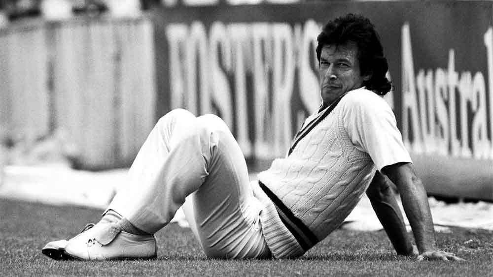 ’৭৯-এ তৎকালীন ব্যাঙ্গালোরের ক্রিকেট স্টেডিয়ামের সাজঘরে নিজের ২৭তম জন্মদিন পালন করেছিলেন ইমরান। সঙ্গে ছিলেন পাক দলের সতীর্থরা। তবে বহু ভারতীয় সংবাদমাধ্যমের দাবি, সে বছরের জন্মদিনটি জিনাতের সঙ্গে উদ্‌যাপন করেন ইমরান। যদিও তা নিয়ে মুখ বন্ধ রেখেছিলেন দু’জনেই।