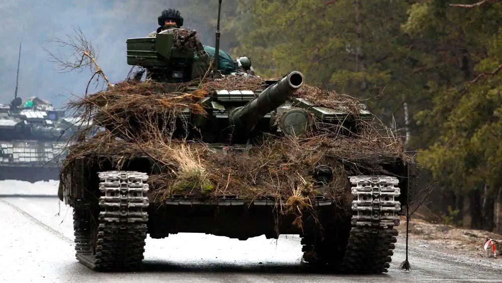 বস্তুত, ২৪ ফেব্রুয়ারি ইউক্রেনের বিরুদ্ধে যুদ্ধ ঘোষণার পর থেকে প্রায় দেড় মাস কেটে গিয়েছে। তবে জয় তো দূরের কথা, ইউক্রেনের মাটিতে চরম প্রতিরোধের মুখে পড়তে হয়েছে পুতিন-বাহিনীকে।