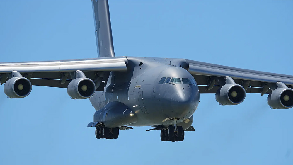 ক্ষেপণাস্ত্র বোঝাই ছ’টি চিনা ওয়াই-২০ বিমান গত শনিবার সার্বিয়ার রাজধানী বেলগ্রেডের বিমানবন্দরে নেমেছে বলে পশ্চিমী সংবাদমাধ্যমে প্রকাশিত খবরে দাবি করা হয়েছে। 