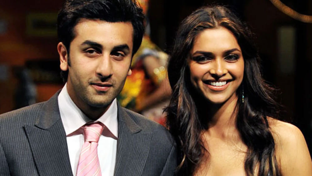 প্রেমের প্রকাশে রাখঢাক ছিল না দীপিকা-রণবীরেরও। অনেকেই ভেবেছিলেন, প্রকাশ পাড়ুকোনের বড় মেয়ের সঙ্গেই জীবন কাটাবেন রণবীর। তবে শেষমেশ সে জুটি টেকেনি।