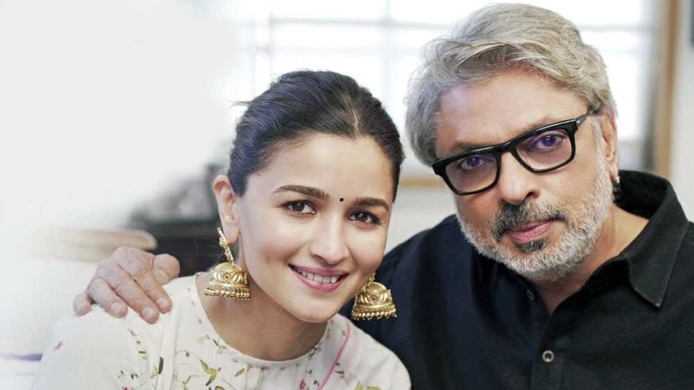 তবে ভন্সালীর কাছ থেকে ‘গঙ্গুবাঈ... ’-এর প্রস্তাব গেলে নাকি লুফে নিয়েছিলেন আলিয়া। বলেছিলেন যে পারিশ্রমিক নয়, ‘ভন্সালীর স্যর’-এর সঙ্গে কাজ করাটাই তাঁর লক্ষ্য।